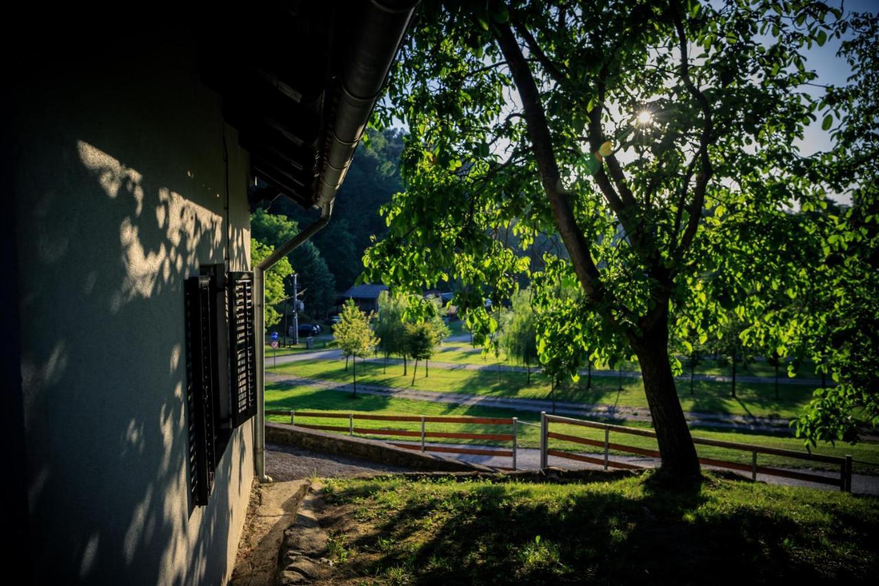 Kuca Za Odmor, Ferienhaus, Holiday Home Rugas Orahovica Exterior photo