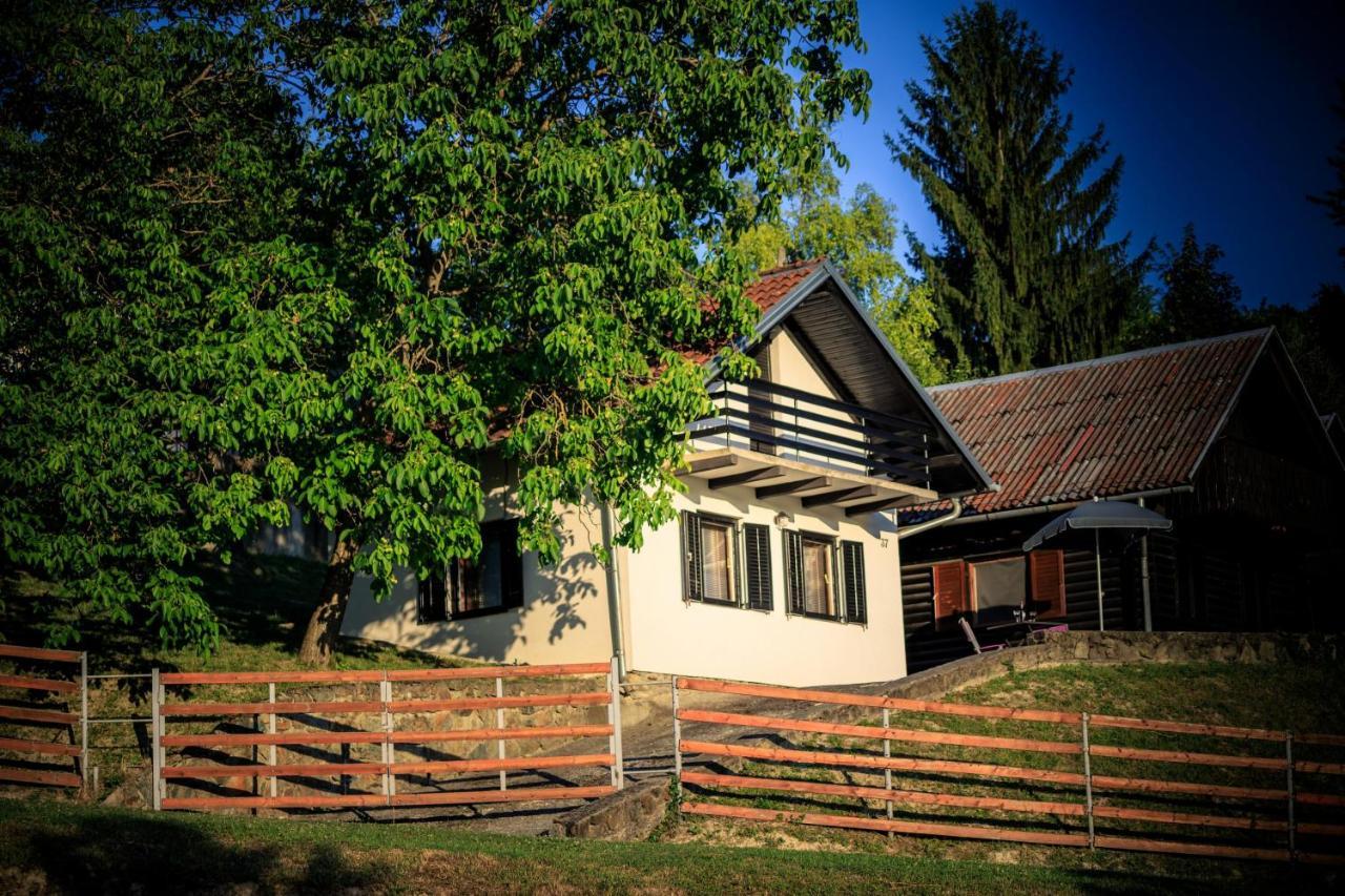 Kuca Za Odmor, Ferienhaus, Holiday Home Rugas Orahovica Exterior photo